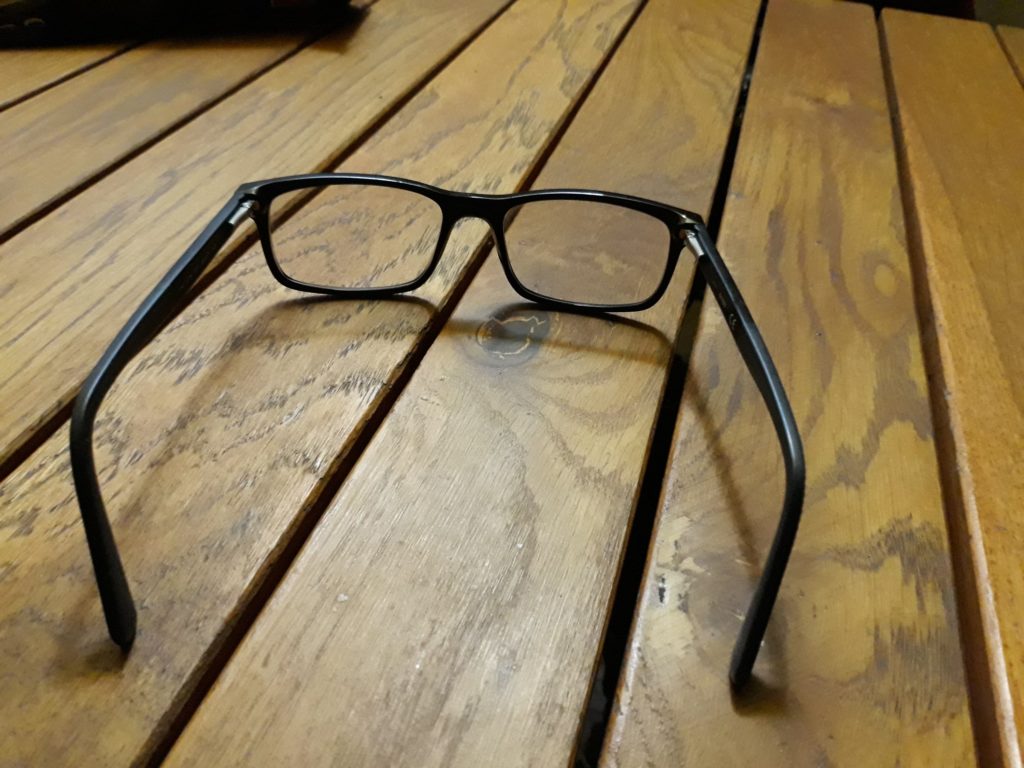 Cum e sa porti ochelari?